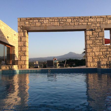 Villa Ypsilon Karotí 外观 照片