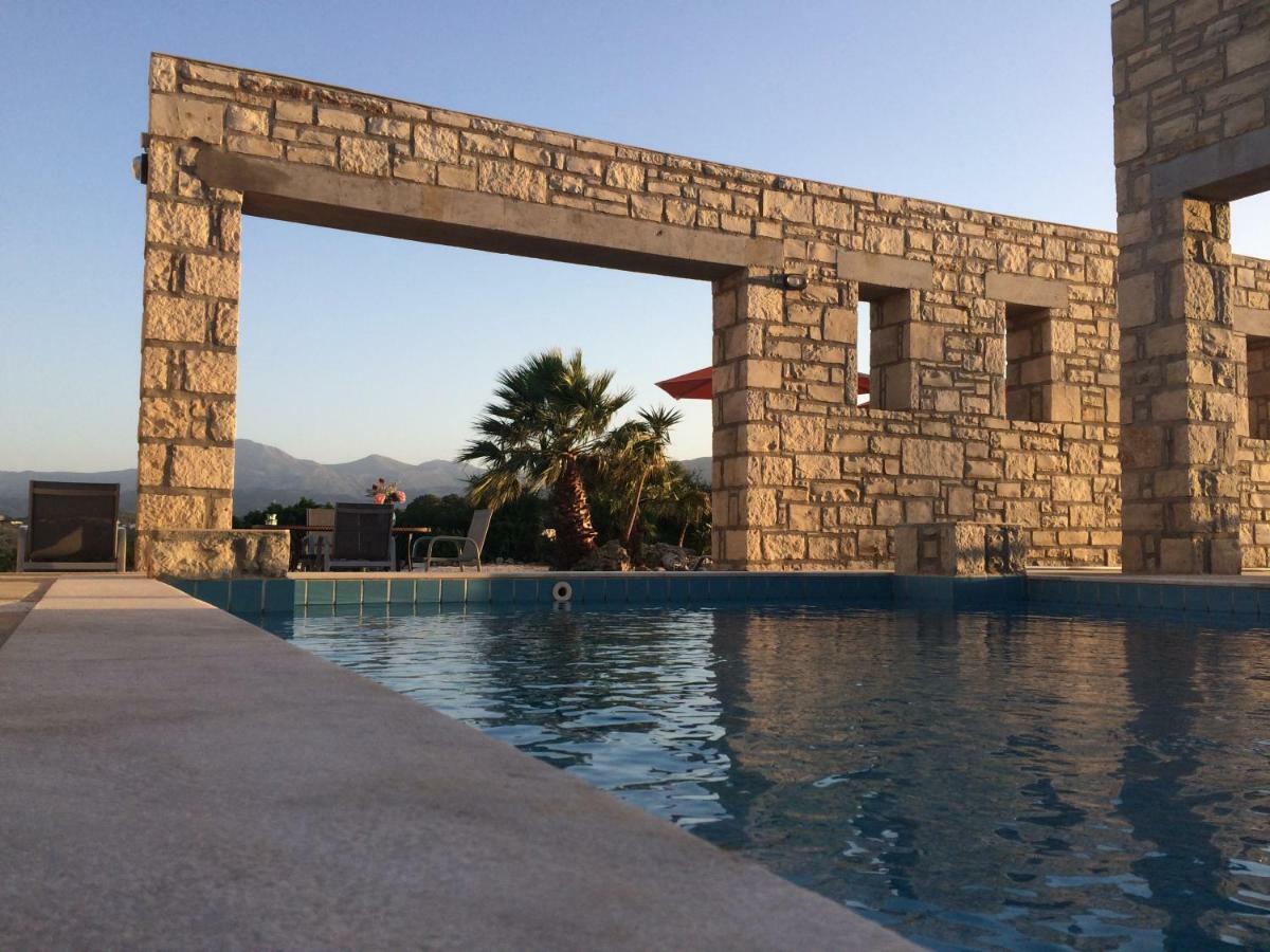 Villa Ypsilon Karotí 外观 照片