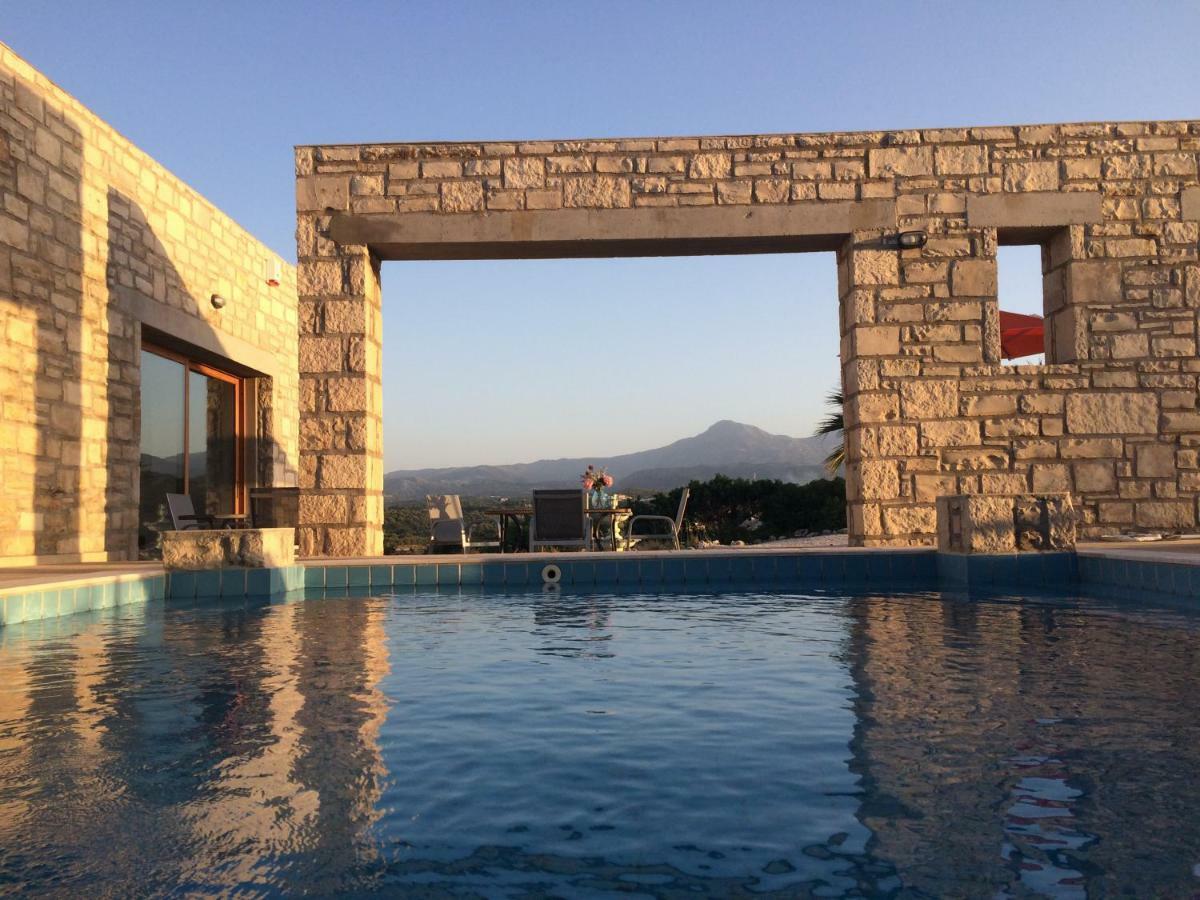 Villa Ypsilon Karotí 外观 照片