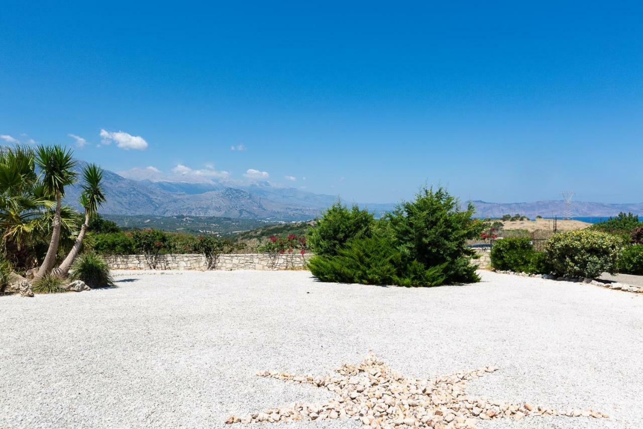 Villa Ypsilon Karotí 外观 照片