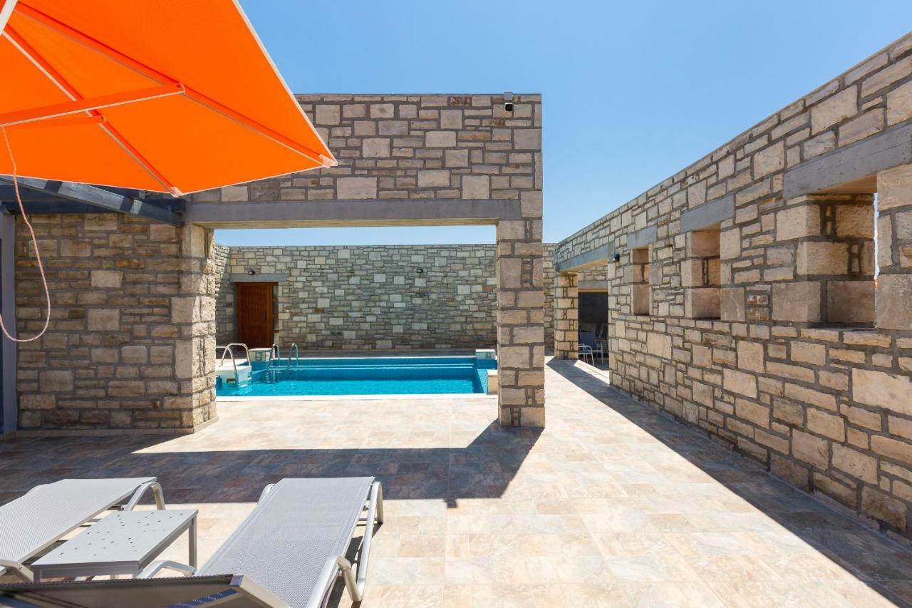 Villa Ypsilon Karotí 外观 照片